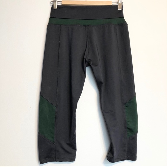 RIVALRY THREADS Grey & Green Athletic Capris Pants - Picture 5 of 7